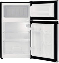 Load image into Gallery viewer, Frigidaire FFPS3133UM 19 Inch Freestanding Compact Refrigerator in Silver Mist
