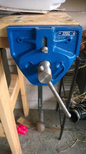 Load image into Gallery viewer, Yost M7WW Rapid Acting Wood Working Vise, 7", Blue