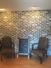 Load image into Gallery viewer, Koni Brick Old Chicago Grey 5.90 lin. ft. Corners 0.70 in. x 7.08 in. x 2.50 in. Thin Brick