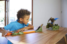 Load image into Gallery viewer, Hot Wheels Marvel Showdown Playset