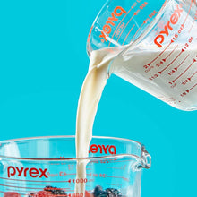 Load image into Gallery viewer, Pyrex 3-Piece Glass Measuring Cup Set