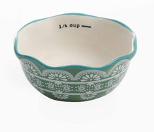 Load image into Gallery viewer, The Pioneer Woman Vintage Floral 4-Piece Measuring Bowl with 4-Cup Measuring Cup, 5-Piece Set