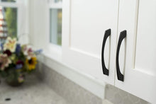 Load image into Gallery viewer, Hickory Hardware Greenwich Cabinet Pull