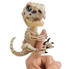Load image into Gallery viewer, WowWee Fingerlings Untamed – Dire Wolf – Midnight (Black and Red) (Amazon Exclusive)