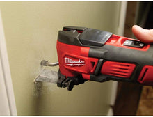 Load image into Gallery viewer, Milwaukee 2626-21CP M18 18-Volt Lithium-Ion Cordless Oscillating Multi-Tool Kit