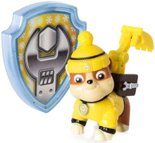 Load image into Gallery viewer, Paw Patrol Snow Rescue – Rubble with Transforming Pup Pack and Badge