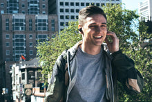 Load image into Gallery viewer, Sol Republic Wireless Earbuds Amps