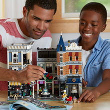 Load image into Gallery viewer, LEGO Creator Expert Assembly Square 10255 Building Kit (4002 Pieces)