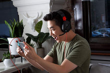 Load image into Gallery viewer, Turtle Beach Recon 70 White Gaming Headset for PlayStation 4 Pro, PlayStation 4, Xbox One, Nintendo Switch, PC, and Mobile - PlayStation 4