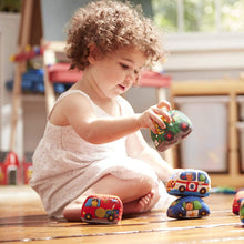 Load image into Gallery viewer, Melissa &amp; Doug Take-Along Town Play Mat
