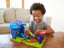 Load image into Gallery viewer, Hot Wheels City Bat Manor Attack Playset