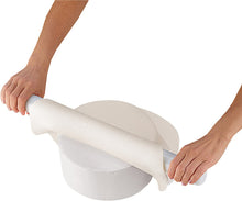 Load image into Gallery viewer, Wilton 710-2301 Decorator Preferred Fondant, 24-Ounce, White