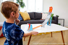 Load image into Gallery viewer, Hot Wheels Hill Climb Track Set, Multicolor