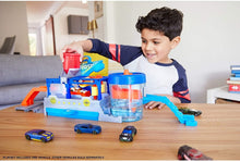 Load image into Gallery viewer, Hot Wheels FTB66 City Mega Car Wash Connectable