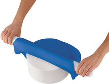 Load image into Gallery viewer, Wilton Decorator Preferred Red Fondant, 24 oz. Fondant Icing