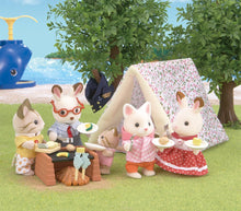 Load image into Gallery viewer, Calico Critters Seaside Camping Set