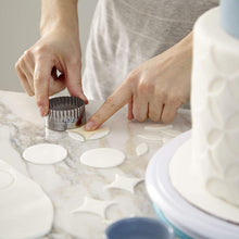 Load image into Gallery viewer, Wilton Decorator Preferred White, 5 lb. fondant, Pack of 1