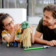 Load image into Gallery viewer, LEGO Star Wars: Attack of The Clones Yoda 75255 Building Kit