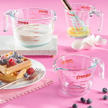 Load image into Gallery viewer, Pyrex 3-Piece Glass Measuring Cup Set