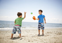 Load image into Gallery viewer, Melissa &amp; Doug Sunny Patch Clicker Crab Toss and Grip Catching Game With 2 Balls