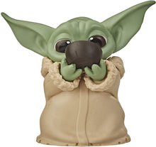Load image into Gallery viewer, Star Wars The Bounty Collection The Child Collectible Toys 2.2-Inch The Mandalorian “Baby Yoda” Sipping Soup, Blanket-Wrapped Figure 2-Pack