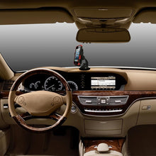 Load image into Gallery viewer, Armor All AMK3-0117-BLK Universal Suction Phone/GPS Mount