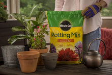 Load image into Gallery viewer, Miracle-Gro Potting Mix