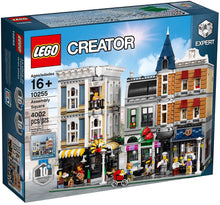 Load image into Gallery viewer, LEGO Creator Expert Assembly Square 10255 Building Kit (4002 Pieces)