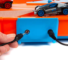 Load image into Gallery viewer, Hot Wheels Track Pack – Slot Track Carrying Case – Includes Two 1:64 Cars with 5.5 Feet of Track