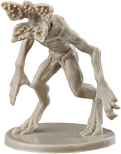 Load image into Gallery viewer, Hasbro Gaming Stranger Things Dungeons &amp; Dragons Roleplaying Game Starter Set