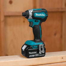 Load image into Gallery viewer, Makita XDT131 18V LXT Lithium-Ion Brushless Cordless Impact Driver Kit (3.0Ah)