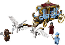 Load image into Gallery viewer, LEGO Harry Potter and The Goblet of Fire Beauxbatons’ Carriage: Arrival at Hogwarts 75958 Building Kit (430 Pieces)