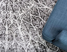 Load image into Gallery viewer, Traditional Vintage Area Rug