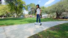 Load image into Gallery viewer, Razor Hovertrax 1.5