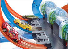 Load image into Gallery viewer, Hot Wheels Corkscrew Crash Track Set