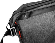 Load image into Gallery viewer, Peak Design Everyday Sling 10L