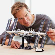 Load image into Gallery viewer, LEGO Ideas International Space Station 21321 Building Kit, Adult Set for Display, Makes a Great Birthday Present, New 2020 (864 Pieces)