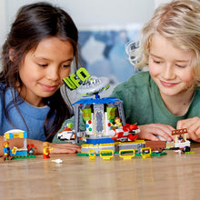 Load image into Gallery viewer, LEGO Creator 3in1 Fairground Carousel 31095 Building Kit (595 Pieces)