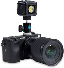 Load image into Gallery viewer, Lume Cube Photo/Video Single Light Kit with DSLR Mount