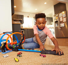 Load image into Gallery viewer, Hot Wheels Corkscrew Crash Track Set