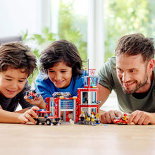 Load image into Gallery viewer, 60215 LEGO City Fire Station
