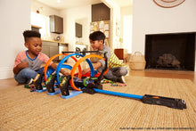 Load image into Gallery viewer, Hot Wheels Corkscrew Crash Track Set