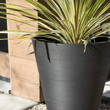 Load image into Gallery viewer, Veradek Kobo Round Pot Planter
