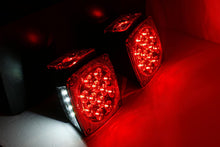 Load image into Gallery viewer, MaxxHaul 70205 12V All LED Submersible Trailer Light Kit