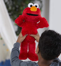 Load image into Gallery viewer, Sesame Street Love to Hug Elmo Talking