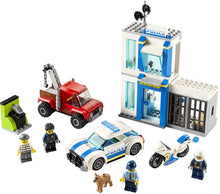 Load image into Gallery viewer, LEGO City Police Brick Box 60270