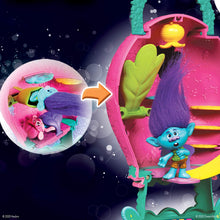 Load image into Gallery viewer, Trolls DreamWorks World Tour Tour Balloon, Toy Playset with Poppy Doll, with Storage and Handle for On-The-Go Play, Girls 4 Years and Up
