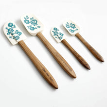 Load image into Gallery viewer, The Pioneer Woman Clara Pattern 20-Piece Gadget Set