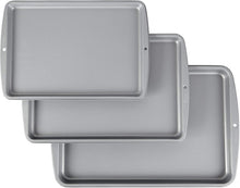 Load image into Gallery viewer, Wilton Recipe Right 3 Piece Cookie Pan Set
