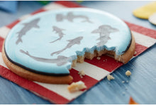Load image into Gallery viewer, Wilton 409-7722 Cookie Flooding Decorating Kit